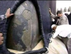 shivling in macca ?? truth or something else ??